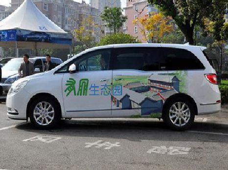 思礼户外车贴喷绘如何保持效果?